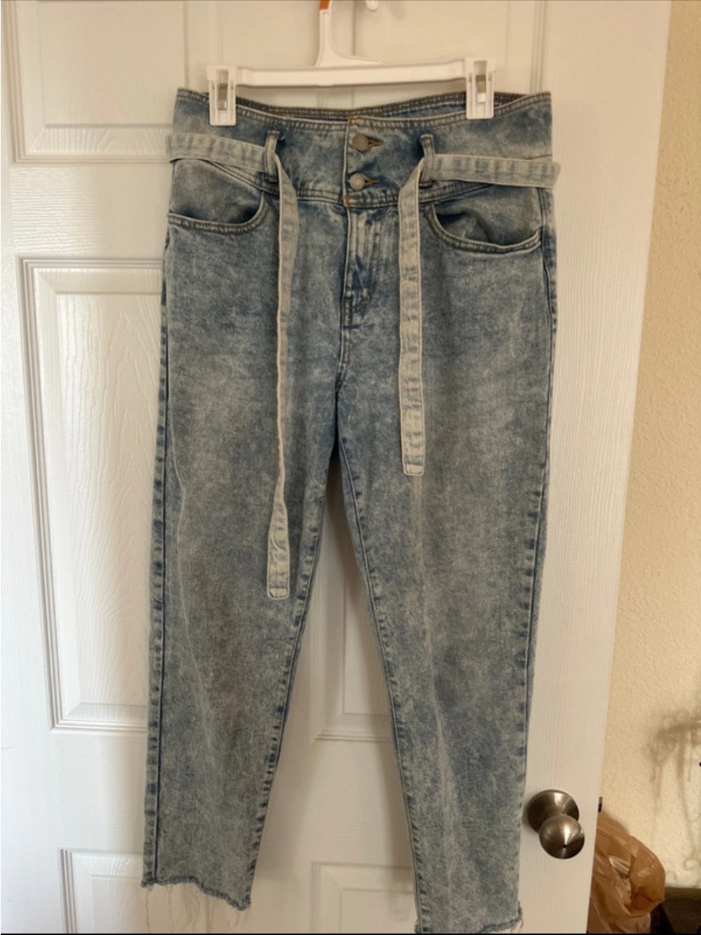SO High-Rise Light Blue Acid Wash Jeans with Self-Tie Belt
